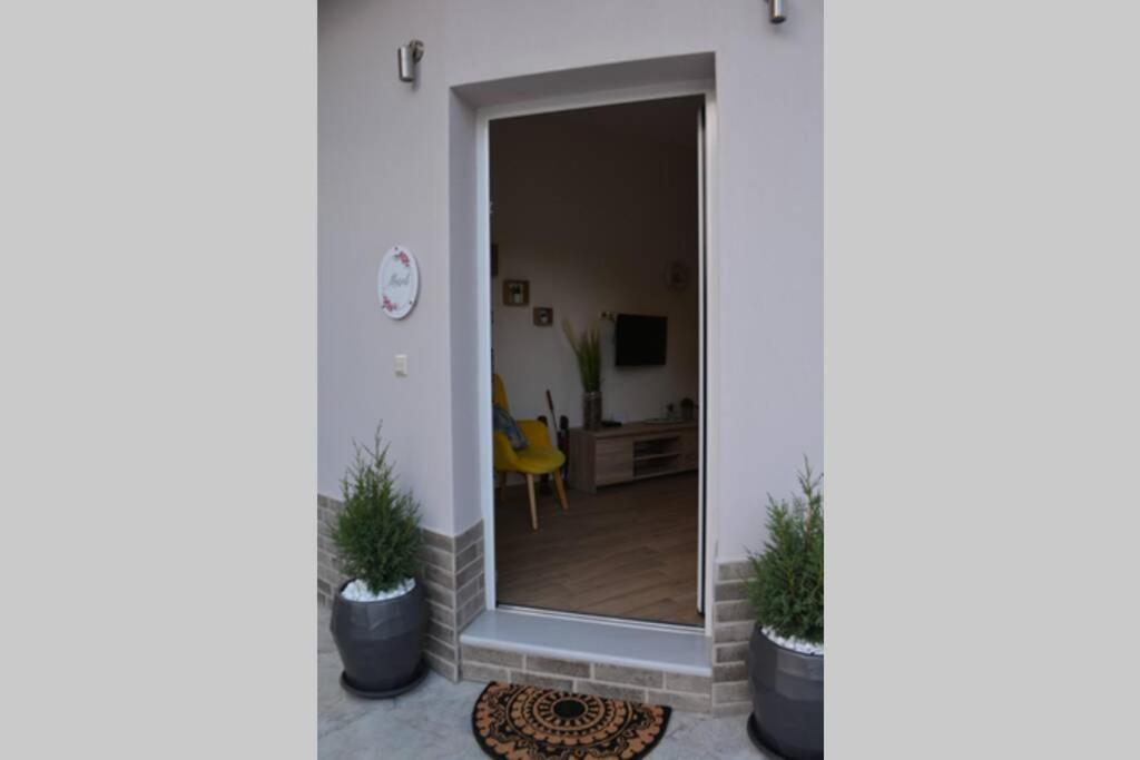 Marieli Apartment Perama  外观 照片