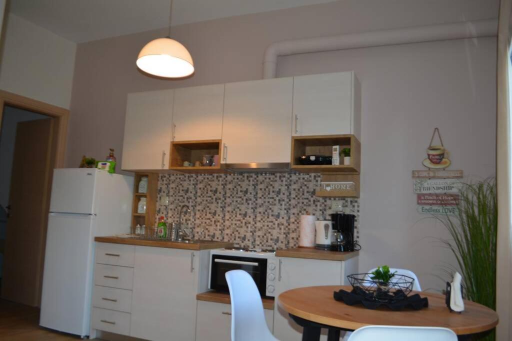 Marieli Apartment Perama  外观 照片