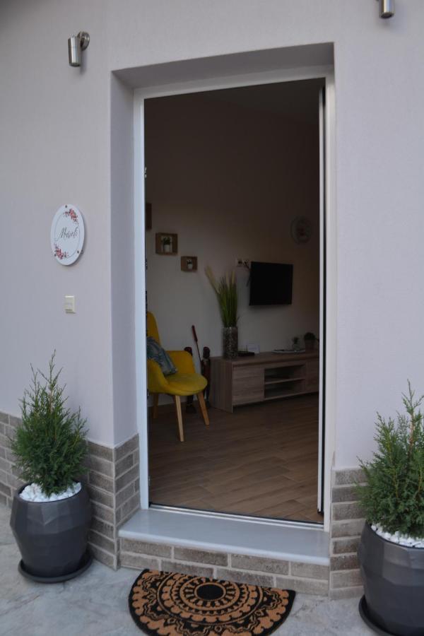 Marieli Apartment Perama  外观 照片